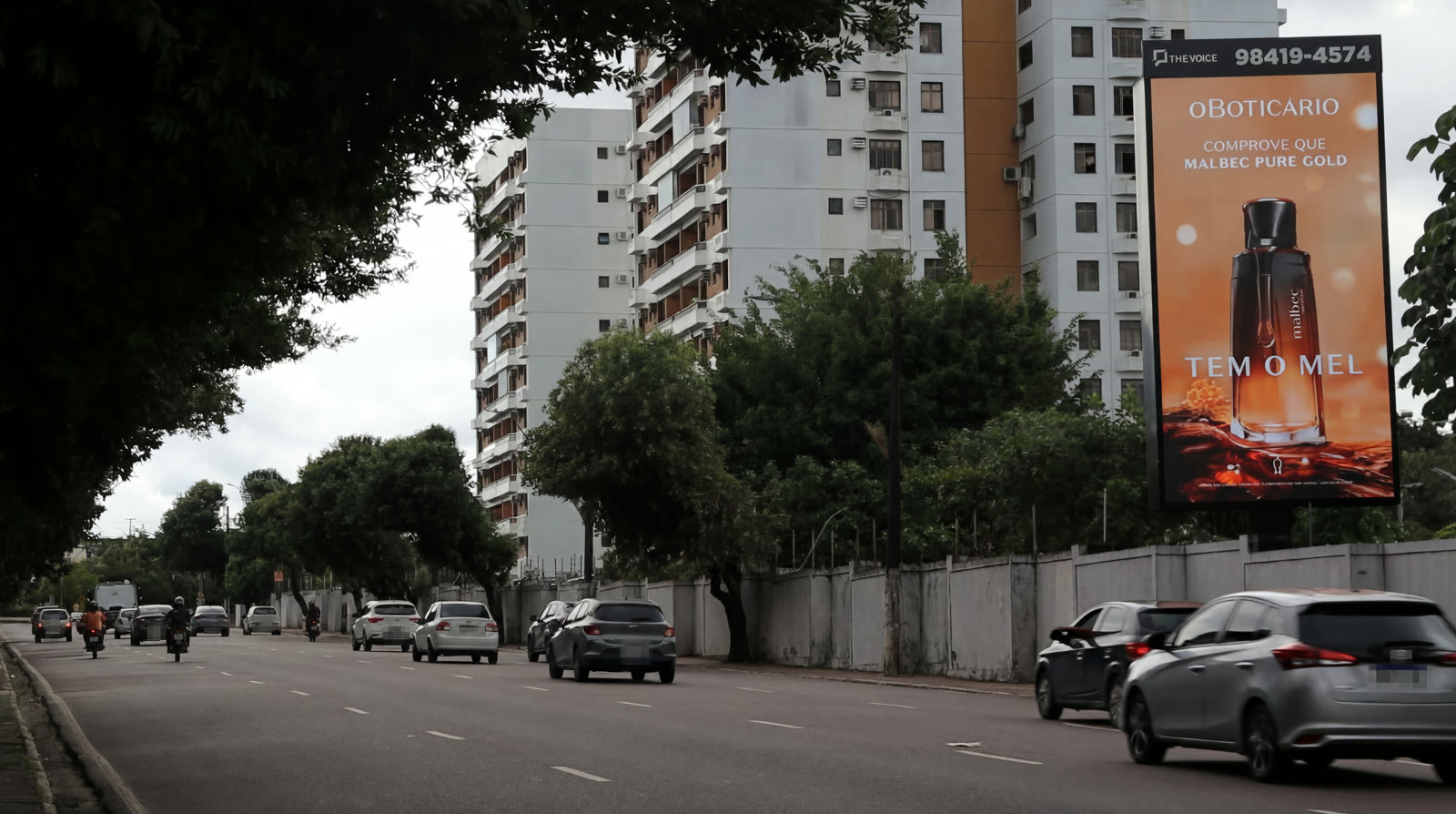 Painel de LED em Av. Jornalista Umberto Calderaro (Mindu), S/N — Parque Dez